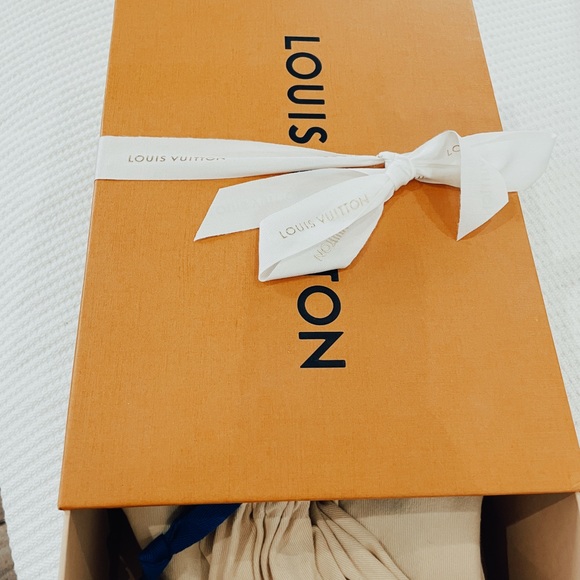 Louis Vuitton Frontrow Sneakers - Picture 4 of 5